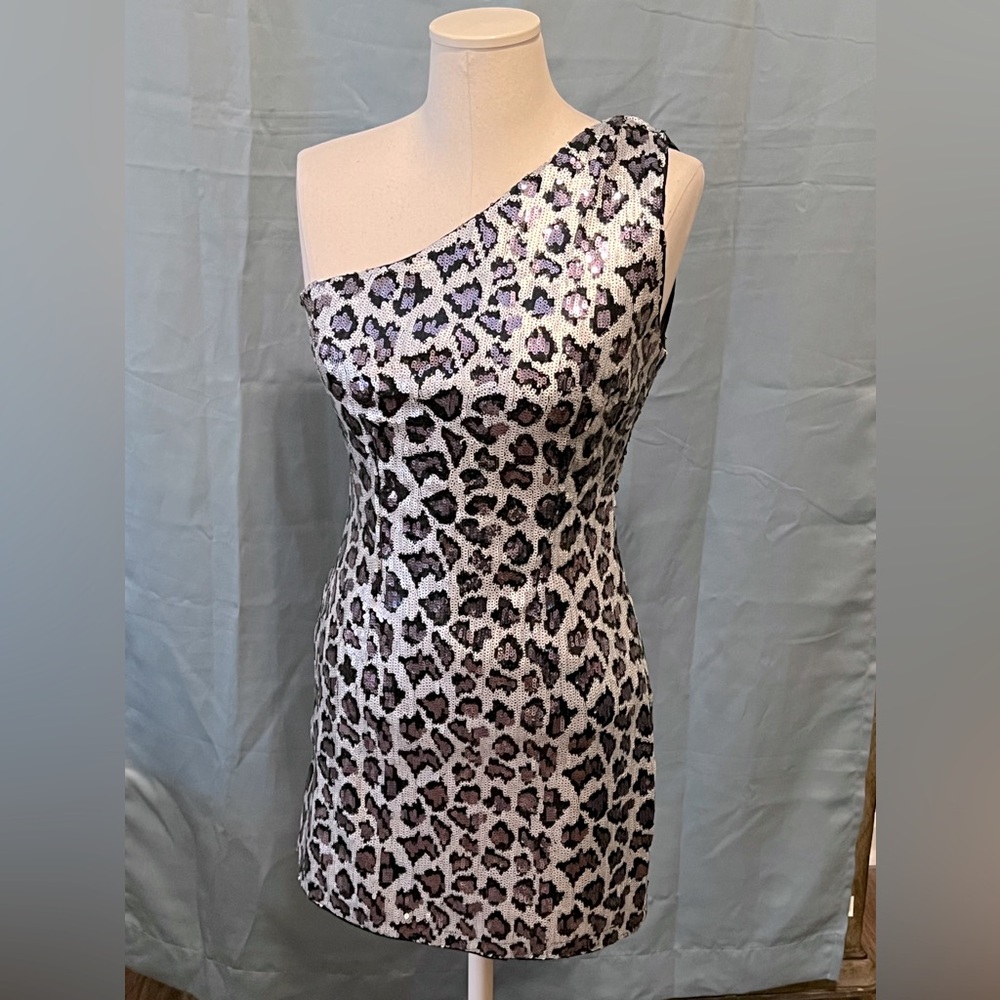 Lulus Jeanette Silver Sequin Leopard Print Dress (M)
